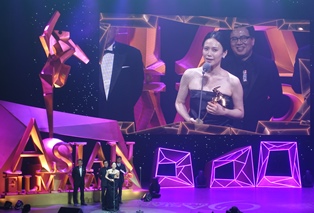 Bae Doona wins best actress at 9th Asian Film Awards